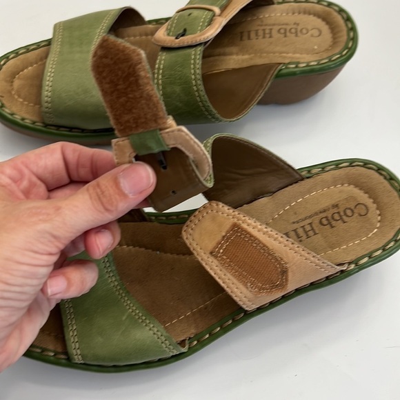Cobb  Hill Omara C green and tan leather wedge sandal size 9.5 W - Picture 10 of 16